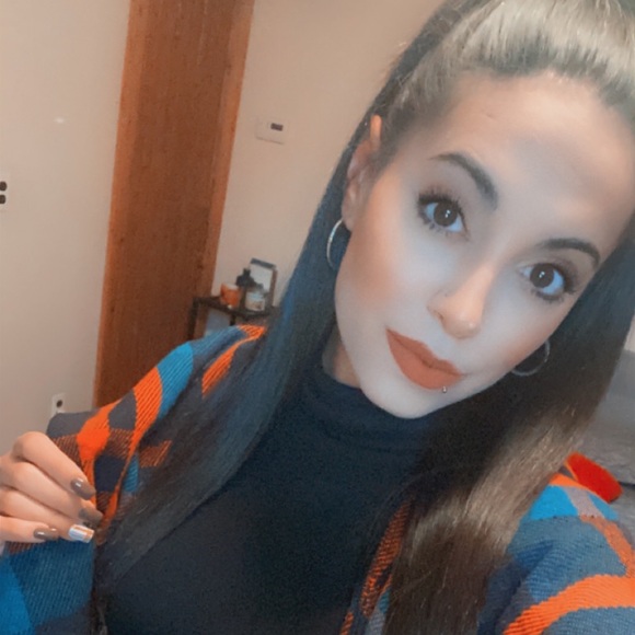 Meet your Posher, Frankie 💋 - Picture 6 of 10